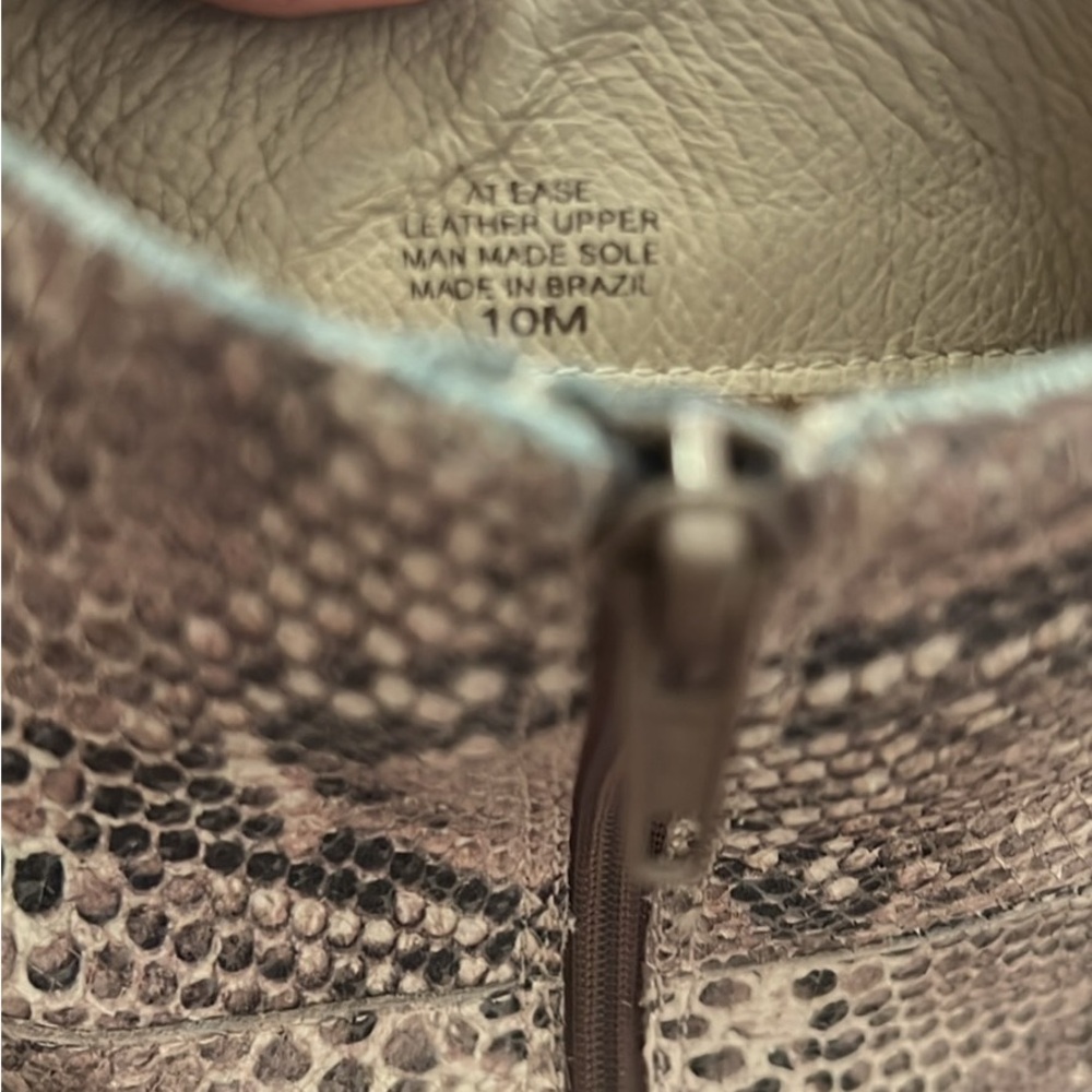Matisse Anthropologie Size 10 Snakeskin Booties - Picture 7 of 7